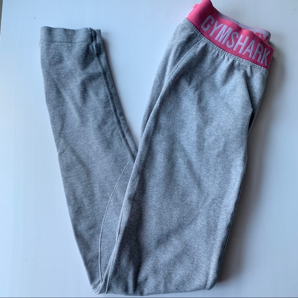 Gymshark Flex light gray and pink workout leggings